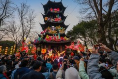 灯影流光映西溪，元宵盛景乐团圆 2026杭州西溪灯会元宵璀璨上演